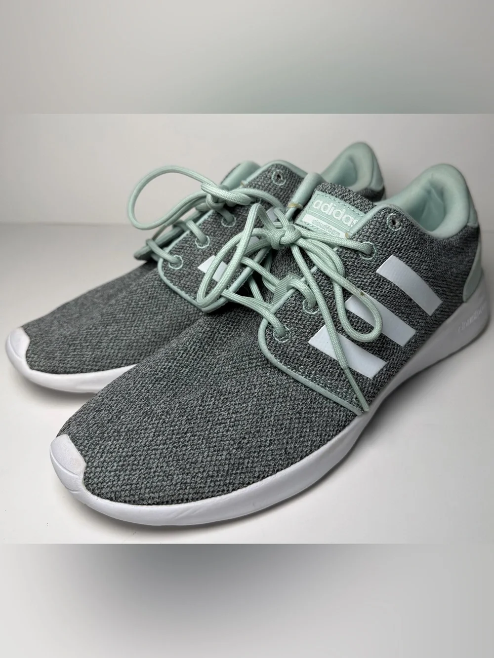 Adidas Womens 8.5 Cloudfoam QT Racer Sneakers Running Shoes Gray White Green